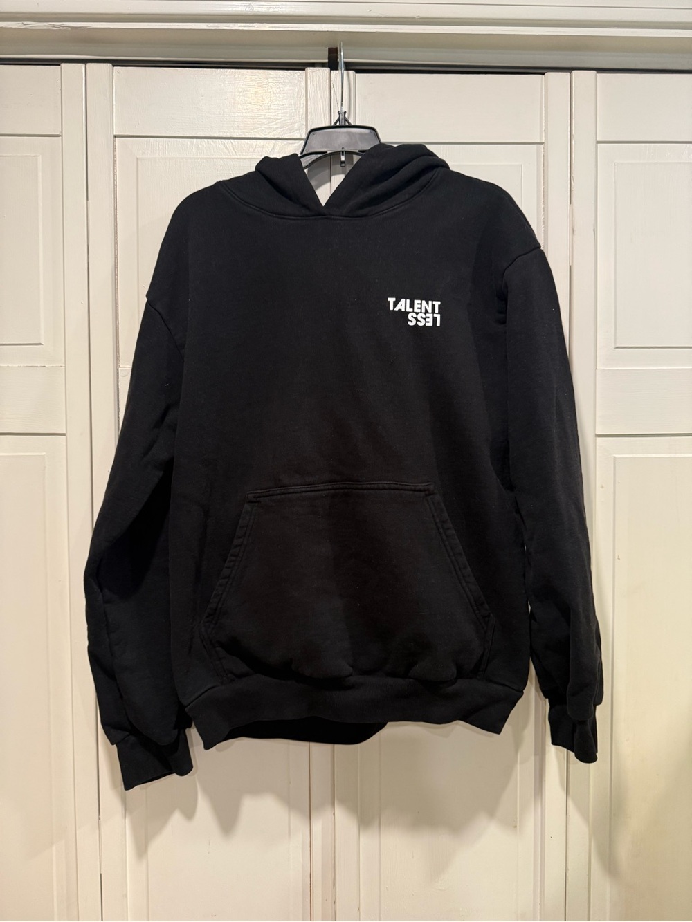 Talentless‎ hoodie size large EUC